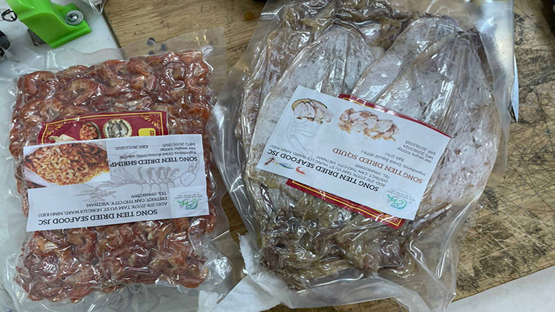 Gửi tôm khô đi Mỹ